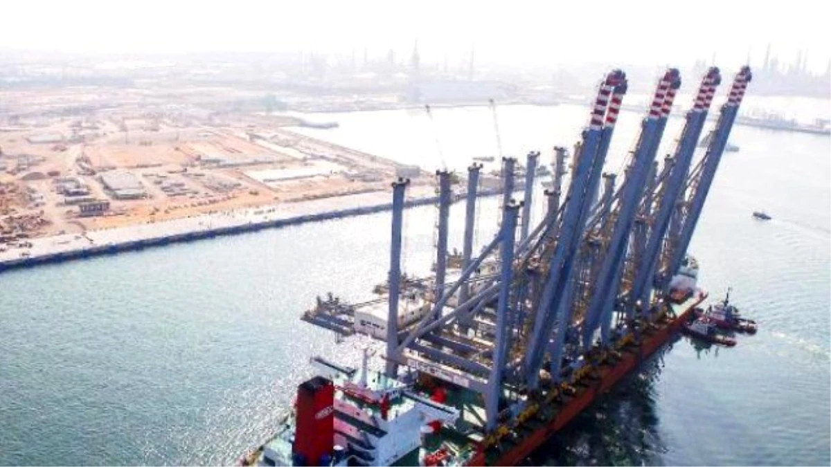 İki Ay Önce Çin\'den Yola Çıkan Dev Vinçler Kocaeli Dubai Port Limanı\'na Ulaştı