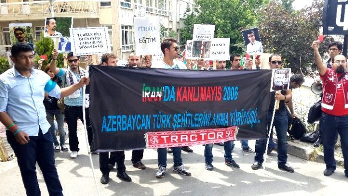 İran Büyükelçiliği Önünde Protesto Gösterisi