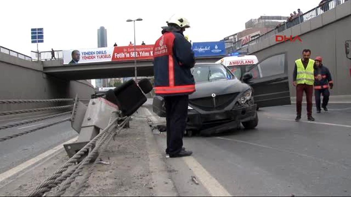 Kağıthane\'de Trafik Kazası: 3 Yaralı