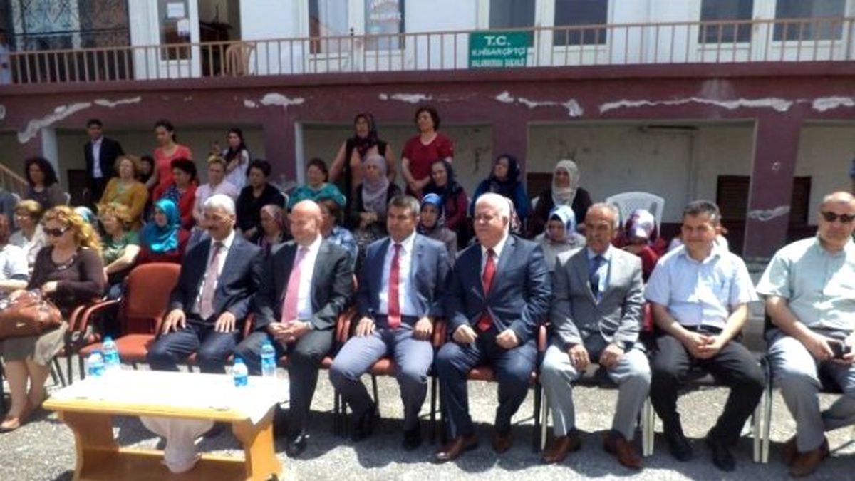 Kemerhisar\'da Halk Eğitim Sergisi
