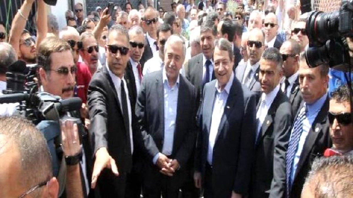 Kıbrıs\'ta Liderler Müzakere Tarihinde Bir İlke İmza Attı