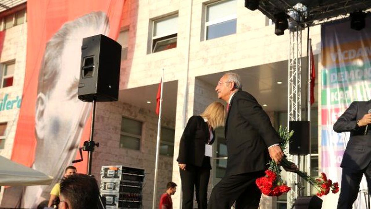 Kılıçdaroğlu, Nilüfer Belediyesi Halkevi\'ni Açtı