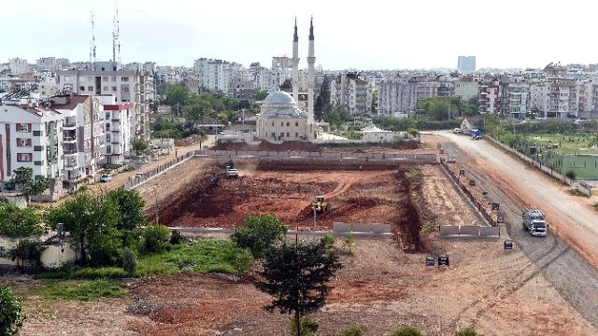 Muratpaşa Belediyesi\'nden 200 Derneğe Sivil Toplum Merkezi