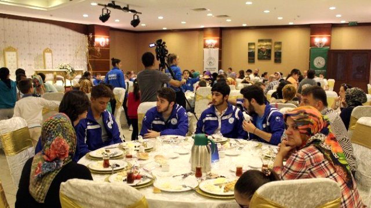 Olimpiyat Madalyalı Sporcular ve Aileleri Kahvaltıda Buluştu