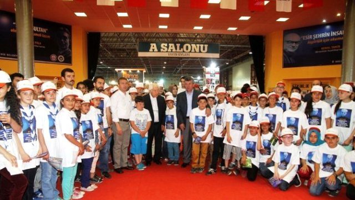 Onur Konuğu Pakdil\'i Duygulandıran Sürpriz