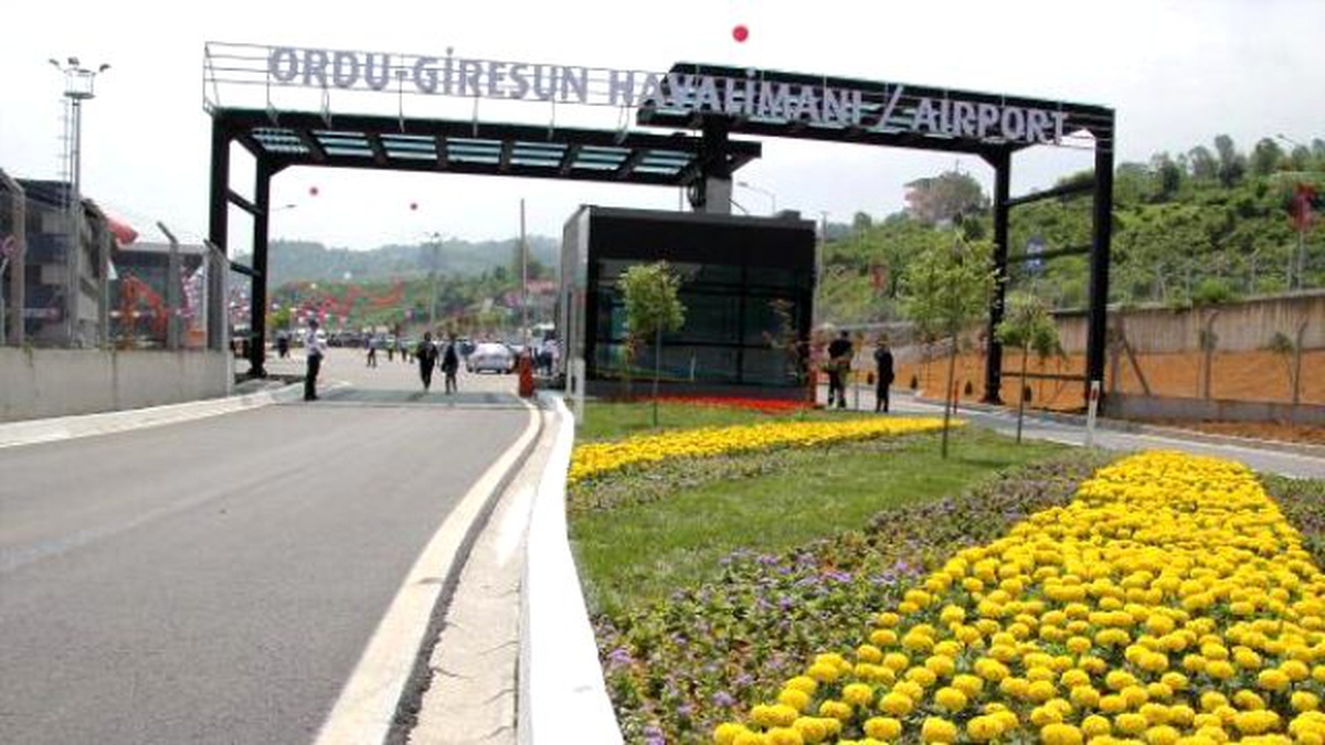 Ordu-Giresun Havalimanı\'na Açılış Günü 12 Uçakla 1535 Kişi Taşındı