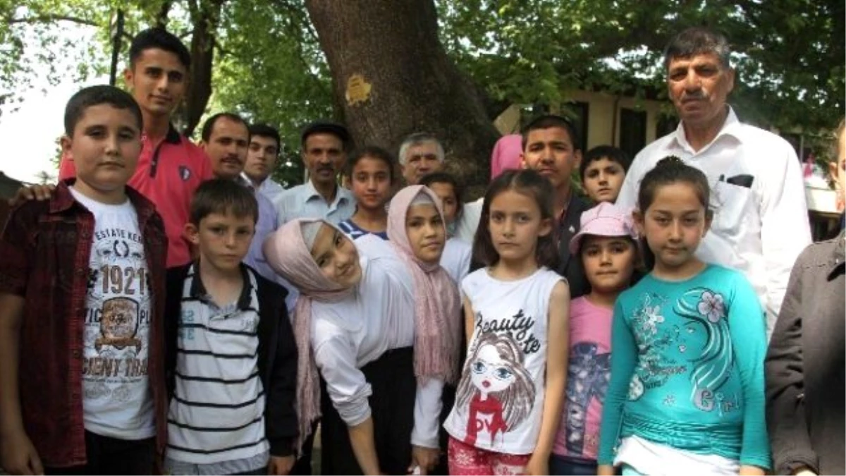 Tek Vücudu Paylaşan Siyam İkizleri Bursa'ya Hayran Kaldı