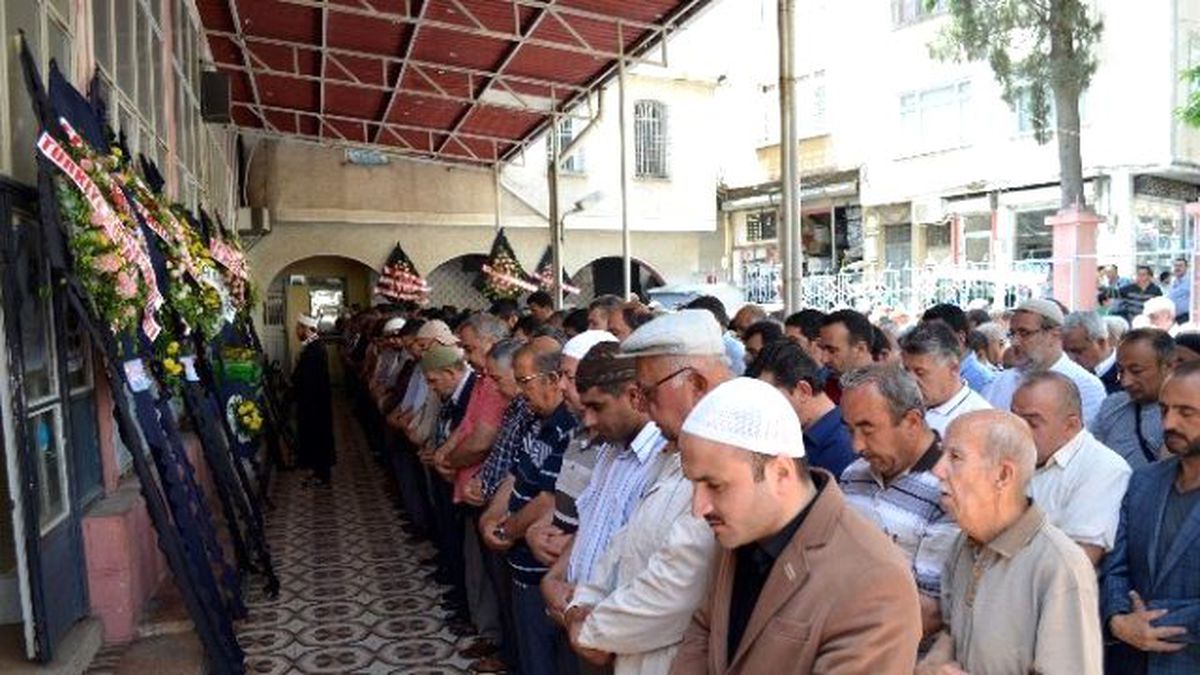 Sgk Müdürü Akkaş\'ın Annesi Vefat Etti
