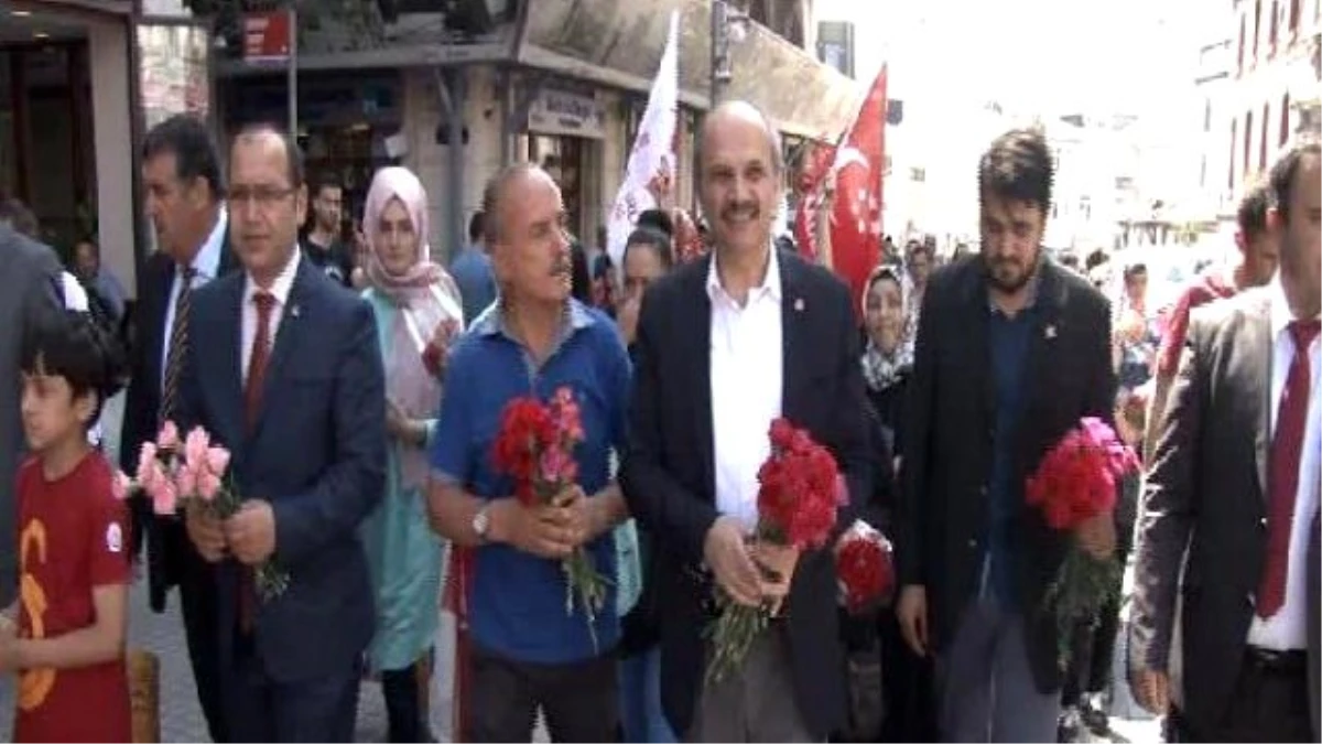 Sp ve BBP\'den Taksim\'de Sevgi Yürüyüşü