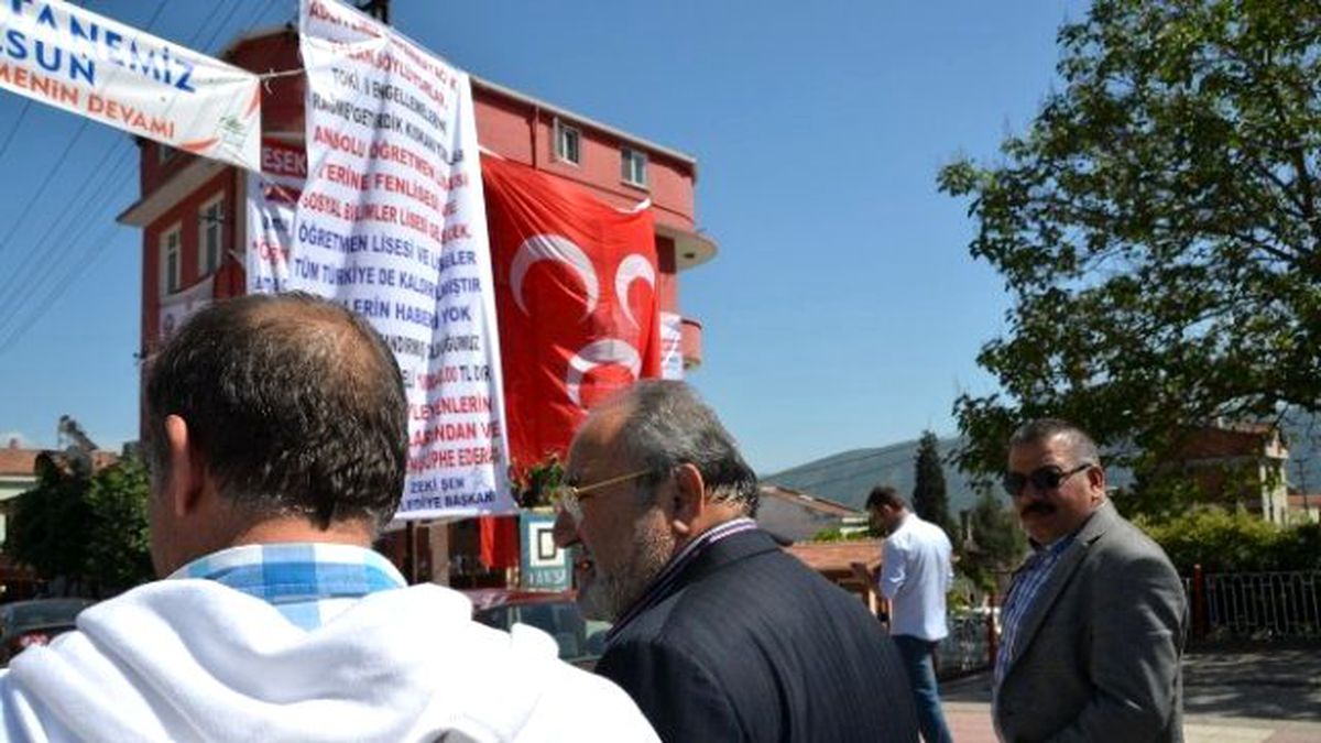 Uslu\'dan MHP\'nin Pankartına Tepki