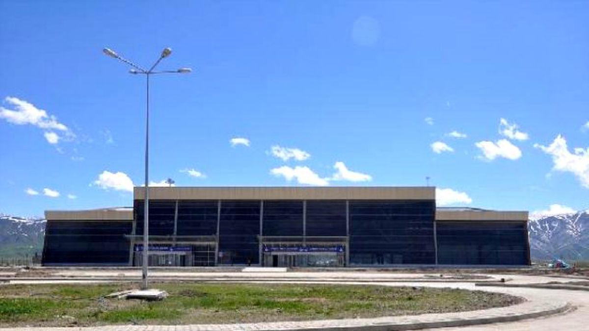 Yüksekova Havalimanı\'na Test İnişi