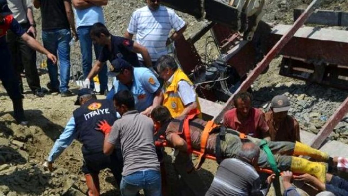 2 Workers Killed İn Landslide At Dam Construction Site İn Western Turkey