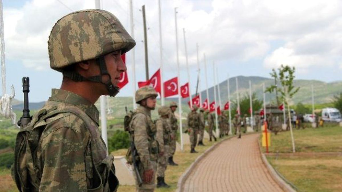33 Şehit Törenle Anıldı