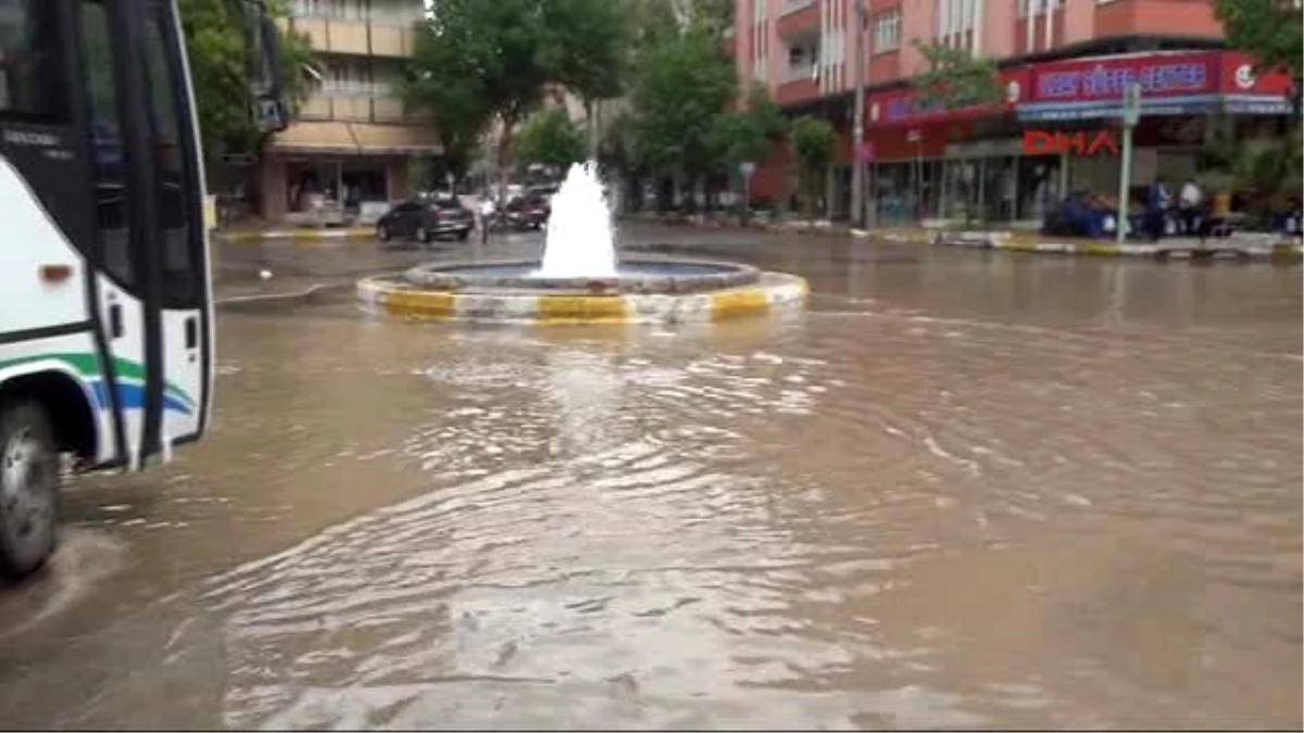 Adıyaman?da Ev ve İş Yerlerini Su Bastı