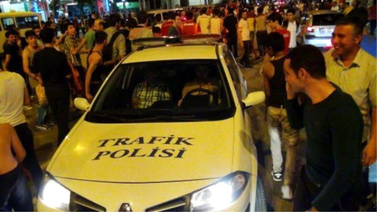 Adıyaman\'da Polis, Galatasaraylı Taraftarlara Üçlü Çektirdi