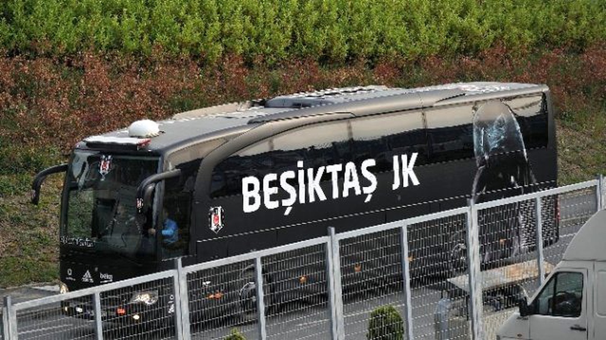 Beşiktaş Kafilesi Tt Arena\'ya Ulaştı