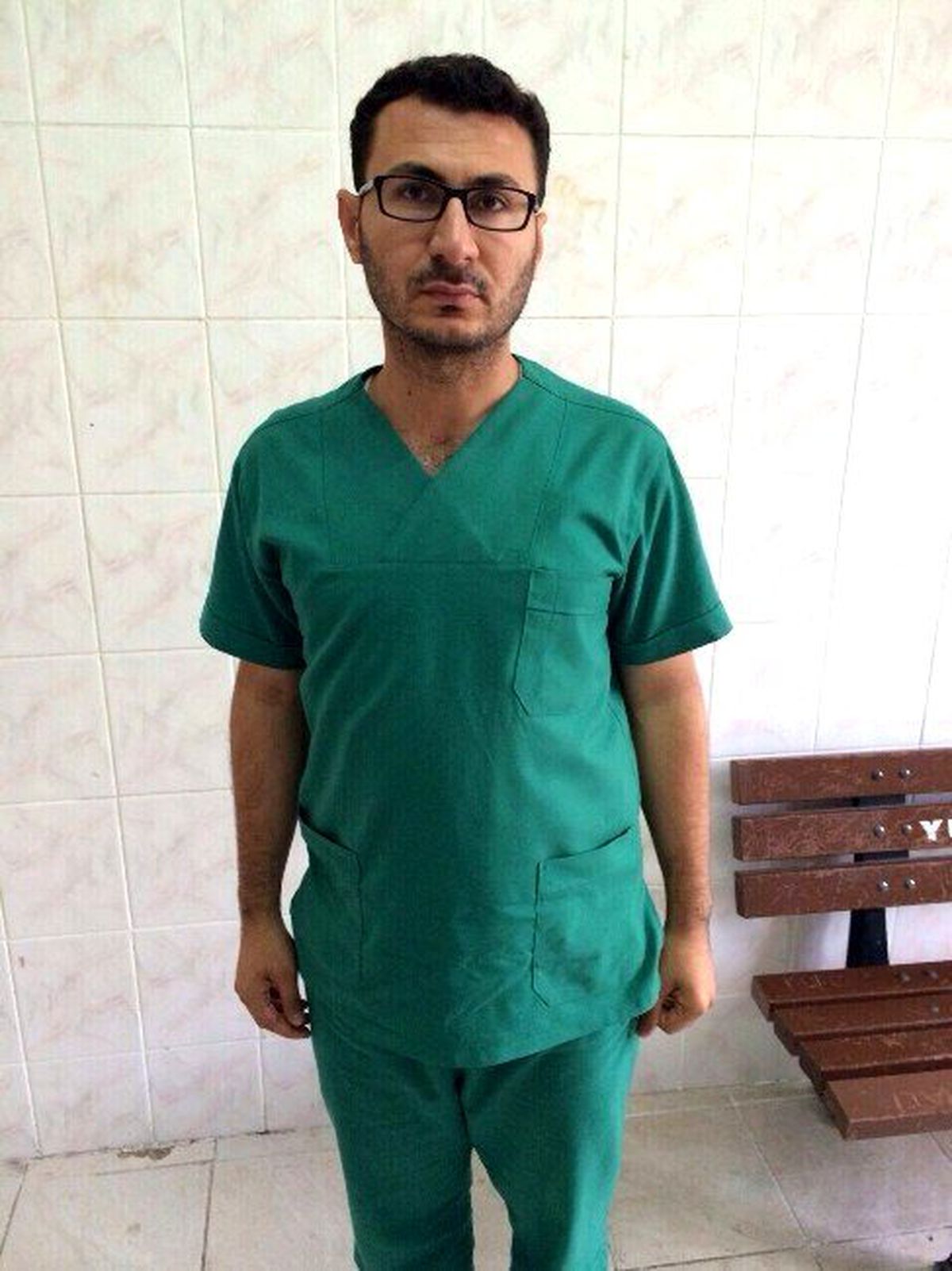 Dayısını Muayene Ettirmek İçin Sahte Doktor Oldu