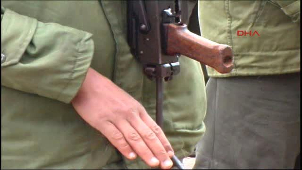 Diyarbakır Pkk, İran Peşmergelerini Ablukaya Alıp Bölgeyi Terk Etmelerini İstedi