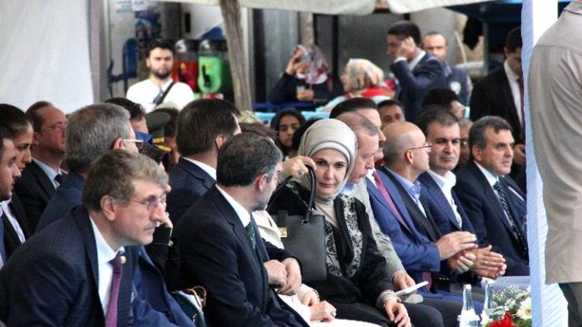 Emine Erdoğan, Nebati\'ye Çalışmaları Sordu