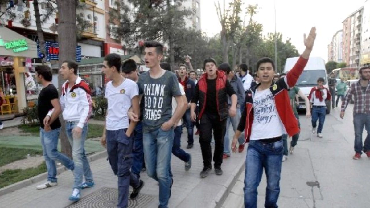 Eskişehirspor Taraftarından Derbi Protestosu