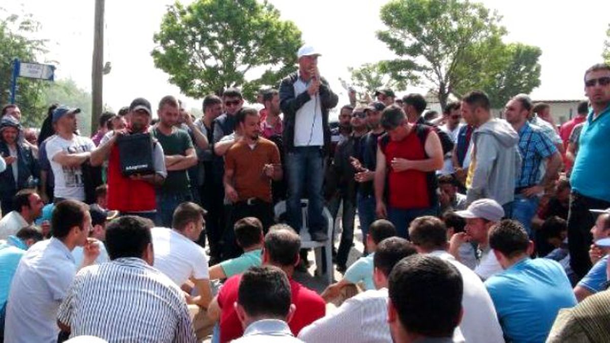 Ford Otosan Önünde Bekleyişe Devam