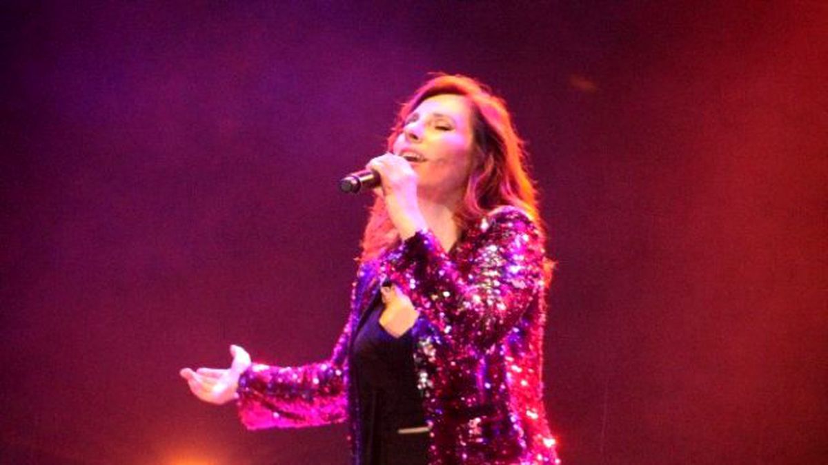 Funda Arar Konser Verdi