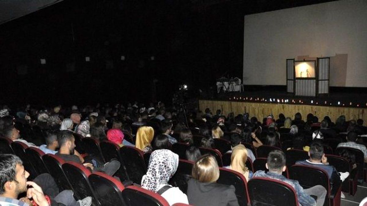 Gürün\'de Karagöz ve Hacivat Öğrencilerle Buluştu