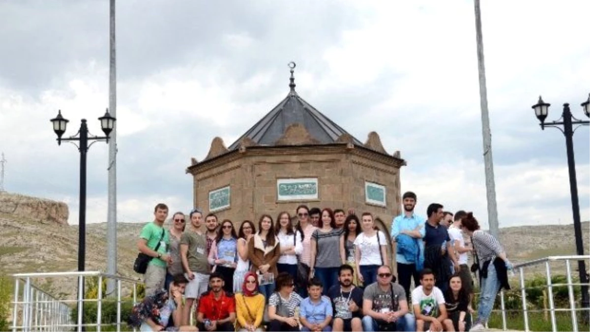 İslamofobi Karşıtı Makedon ve Romen Gençler Darende\'yi Gezdi