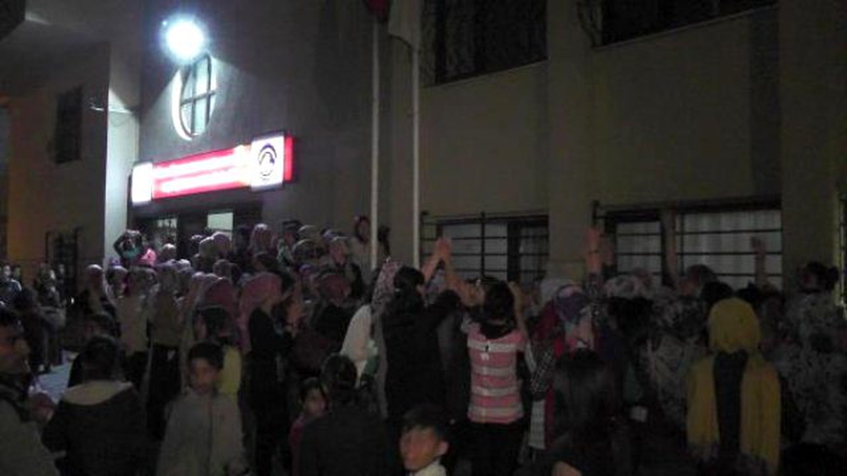 Kız Yurdundaki Öğrenciler, Yemekleri Protesto Etti