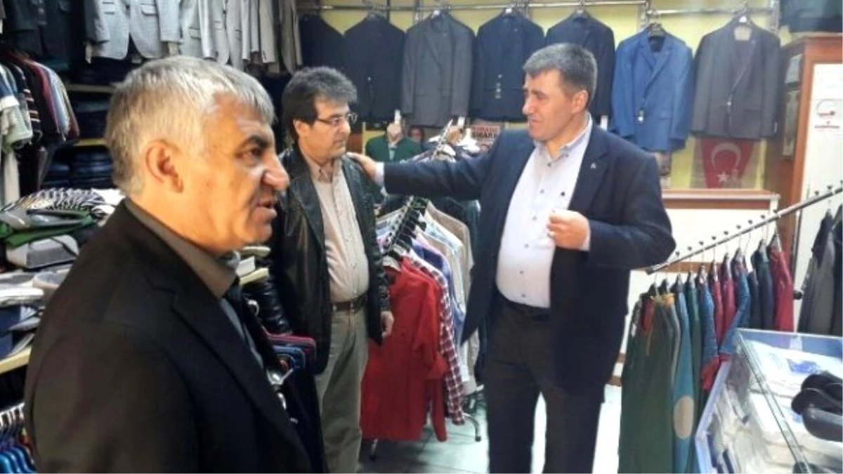 MHP Adayları Çimen ve Hızarcı Gürcü Kapı\'da Seçmenle Bir Araya Geldi