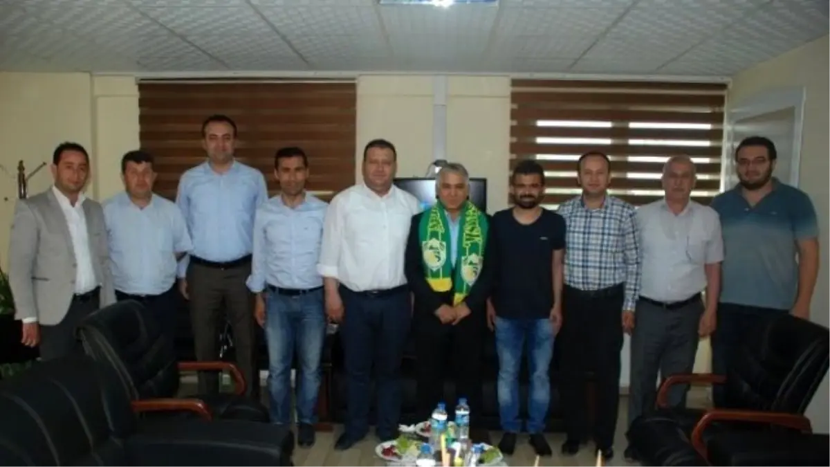 Milletvekili Adayı Boynukara\'dan, Adıyaman 1954 Spor Kulübüne Ziyaret