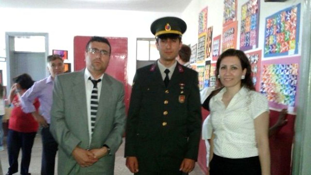 Pelitköy\'de Okul Koridoru Sergi Salonu Gibi Oldu