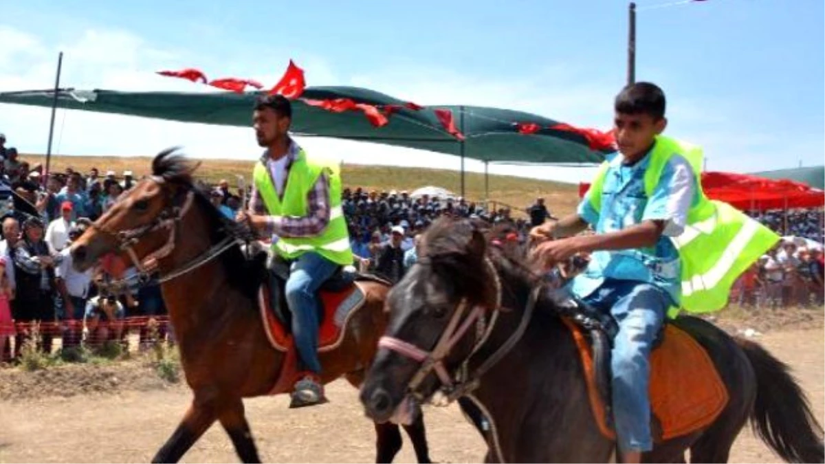 Rahvan Atlar Menemen\'de Yarıştı