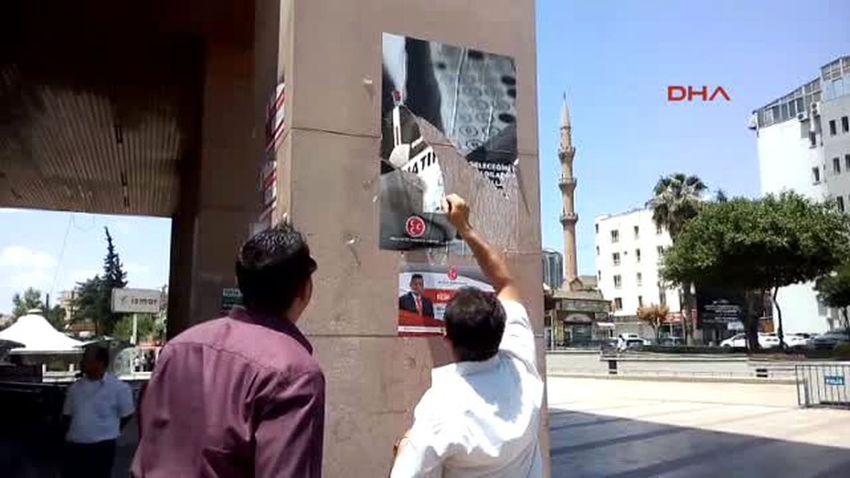Şanlıurfa - Erdoğan\'ın Gelişinden Önce MHP Afişleri Söküldü