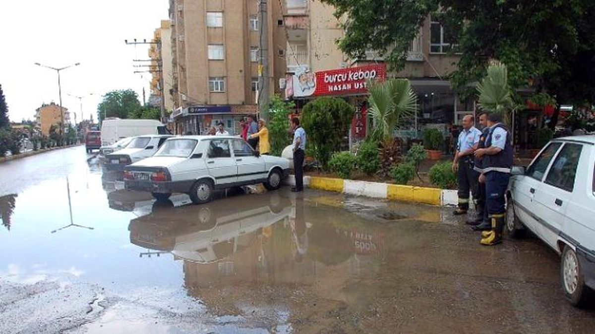 Şiddetli Yağmur, Izgaraları Tıkadı