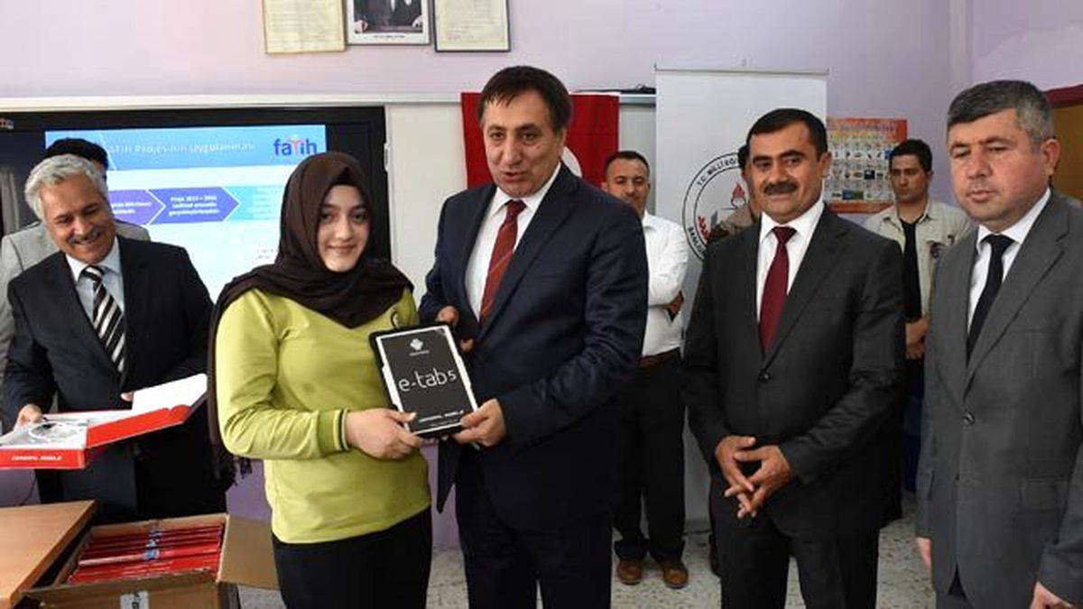 Urfa\'da Da Tablet Dağıtımı Başladı