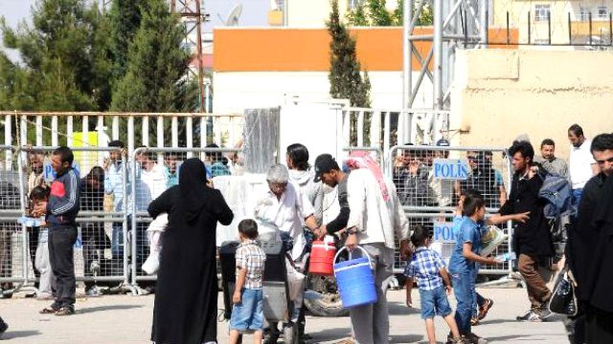 300 Suriyeli Ülkesine Döndü