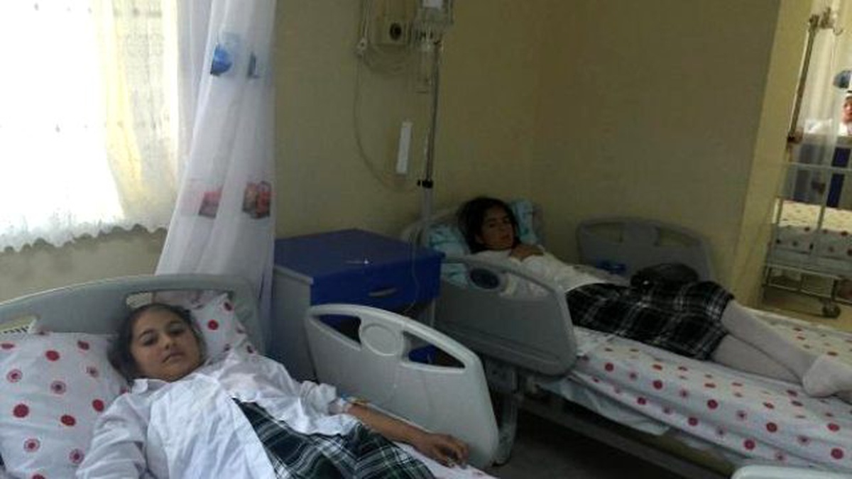 47\'si Öğrenci, 49 Kişi Gıda Zehirlenmesi Şüphesiyle Hastaneye Kaldırıldı