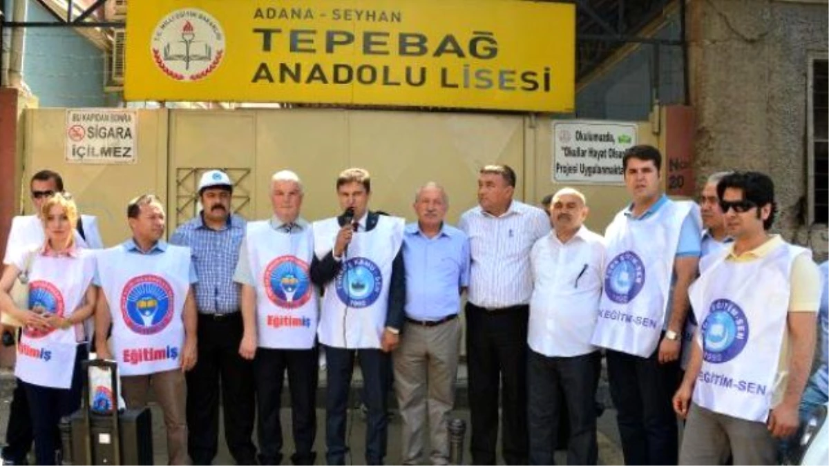 Adana\'da Okul Müdürleri Bıçaklandı, Sendikalar Tepki Gösterdi