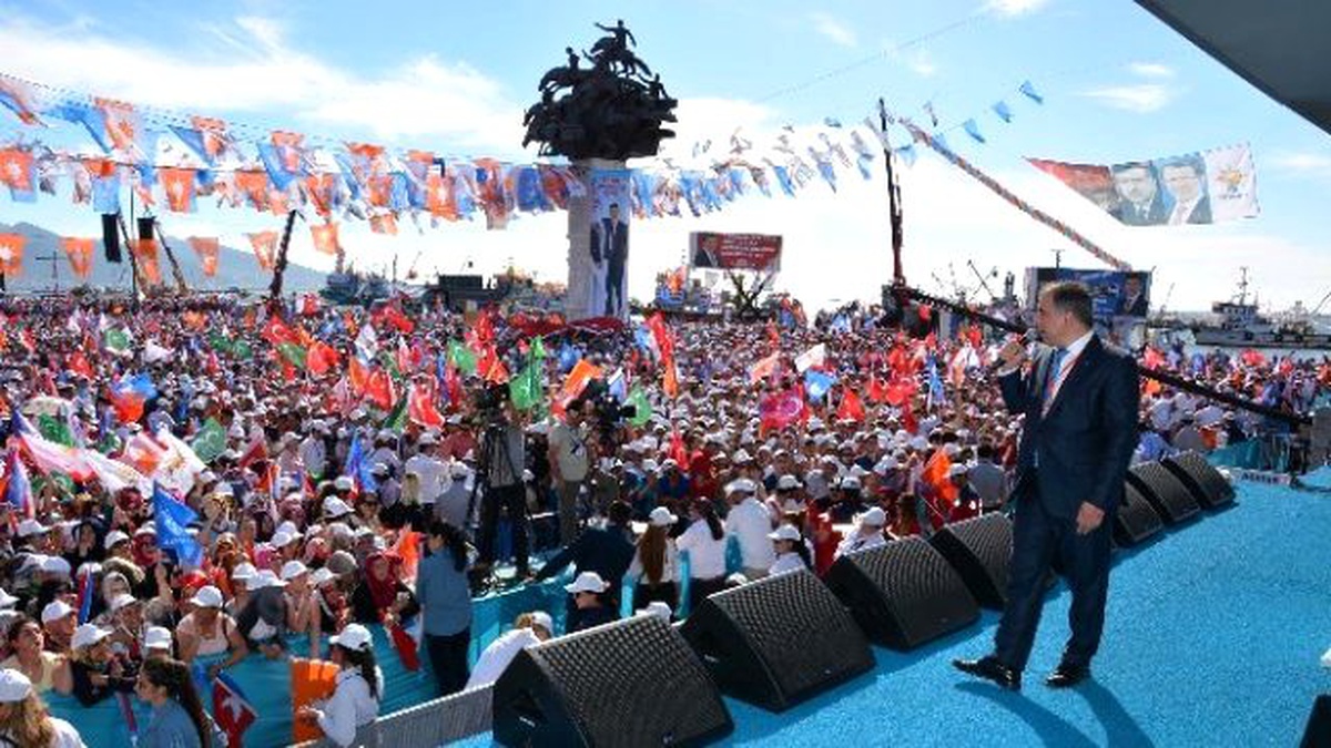 Ak Gönüllerin Sesini İzmir\'den Türkiye Duydu