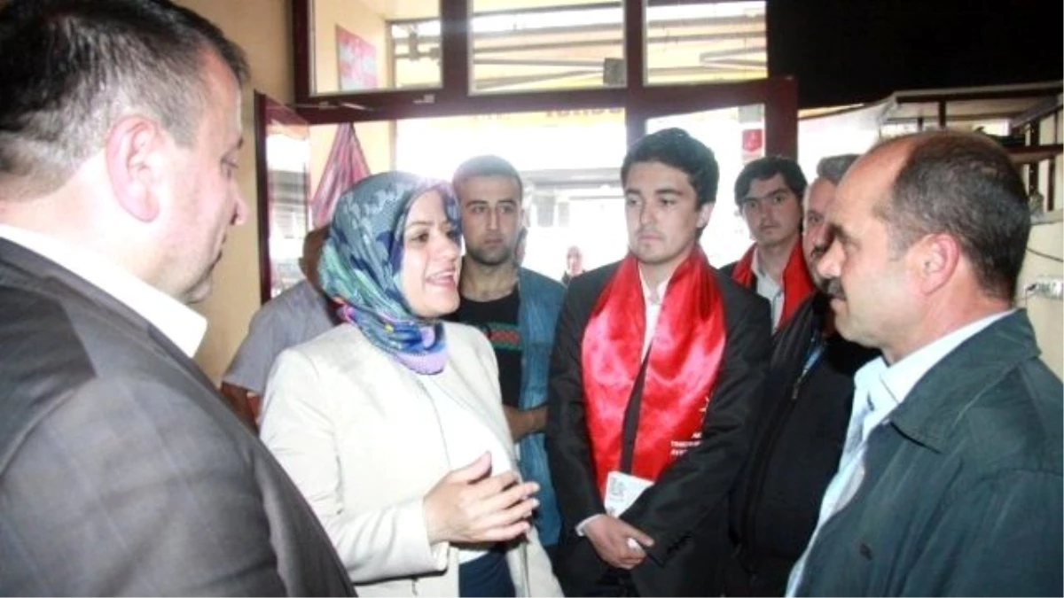 AK Parti Trabzon Milletvekili Adayı Ayşe Sula Köseoğlu, Çalışmalarını Akçaabat\'ta Sürdürdü