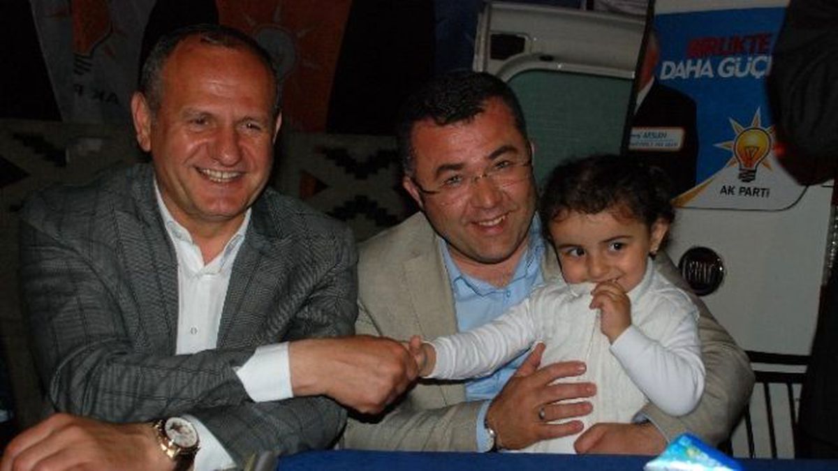 AK Parti\'ye Sevgi Büyüyor
