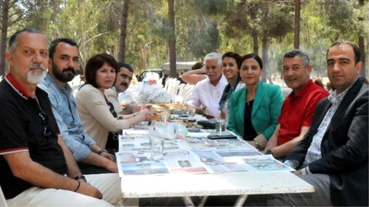 Akdeniz Belediyesi Personeli, Bahar Pikniğinde Buluştu