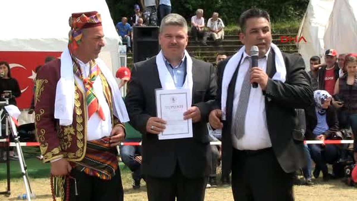 Almanya\'da, Yağlı Güreş ve Kına Gecesi Yoğun İlgi Gördü