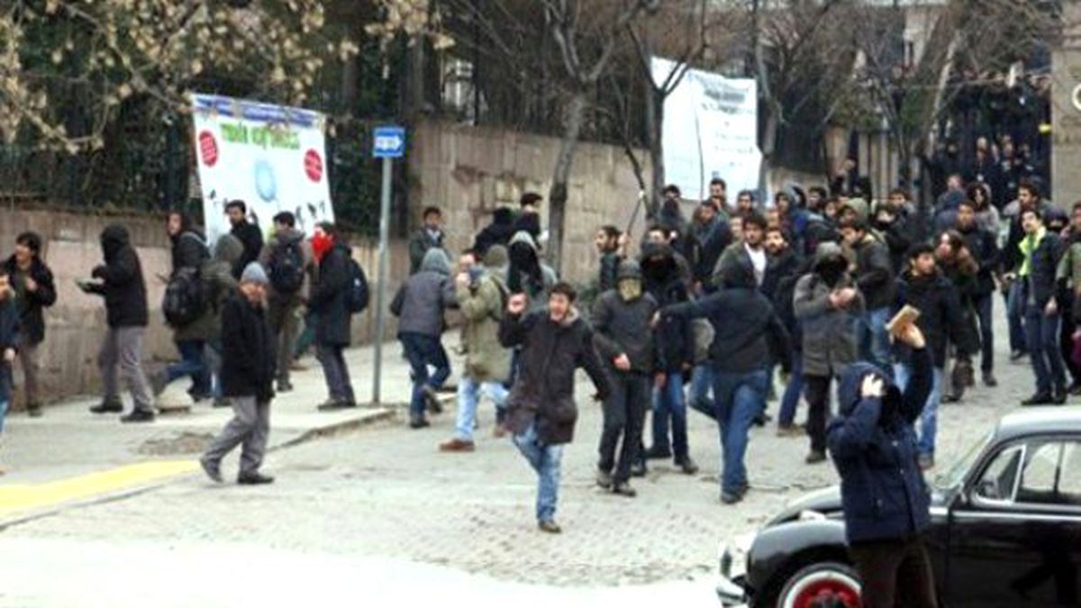 Ankara Üniversitesi\'nde Gerginlik