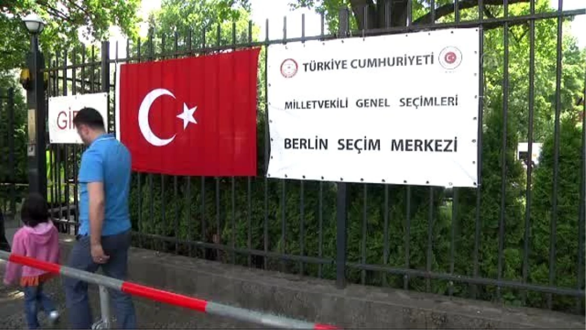 Avrupa\'daki Türkler Sandık Başında
