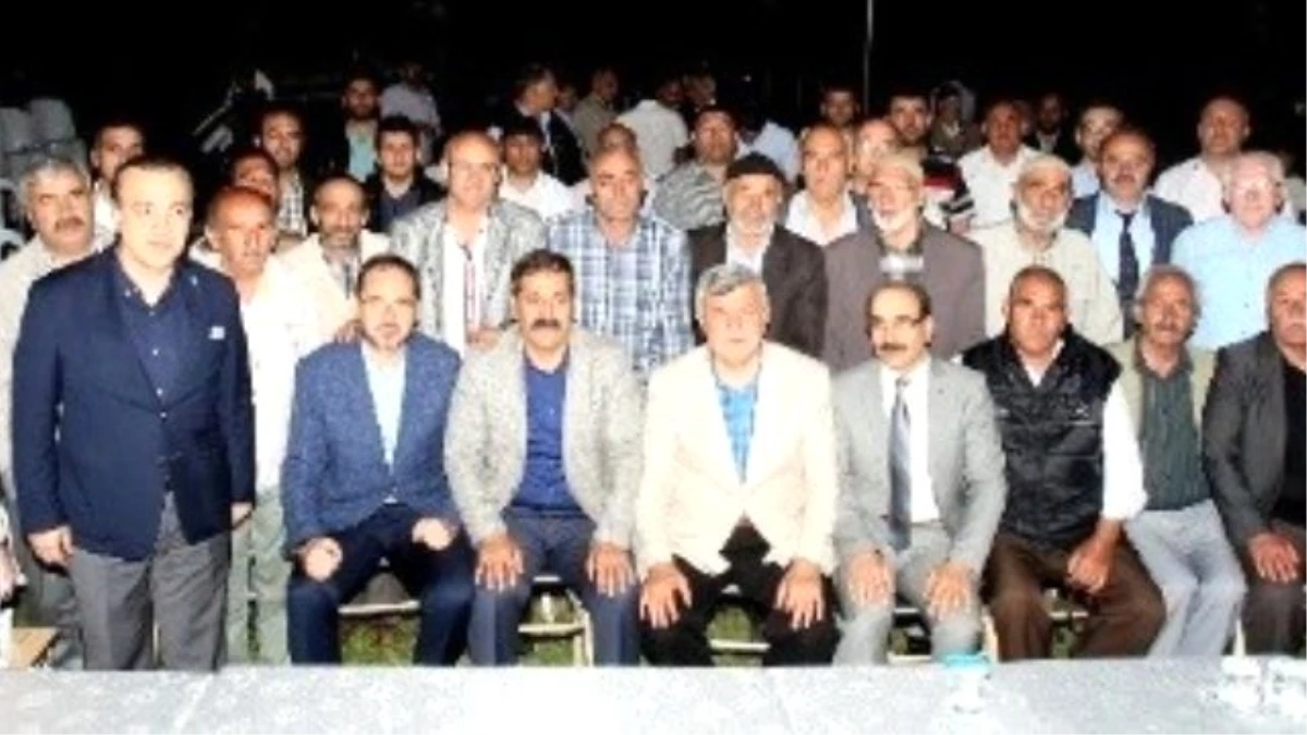 Başkan Karaosmanoğlu, Başiskele Erzurumlular Derneği\'ni Ziyaret Etti