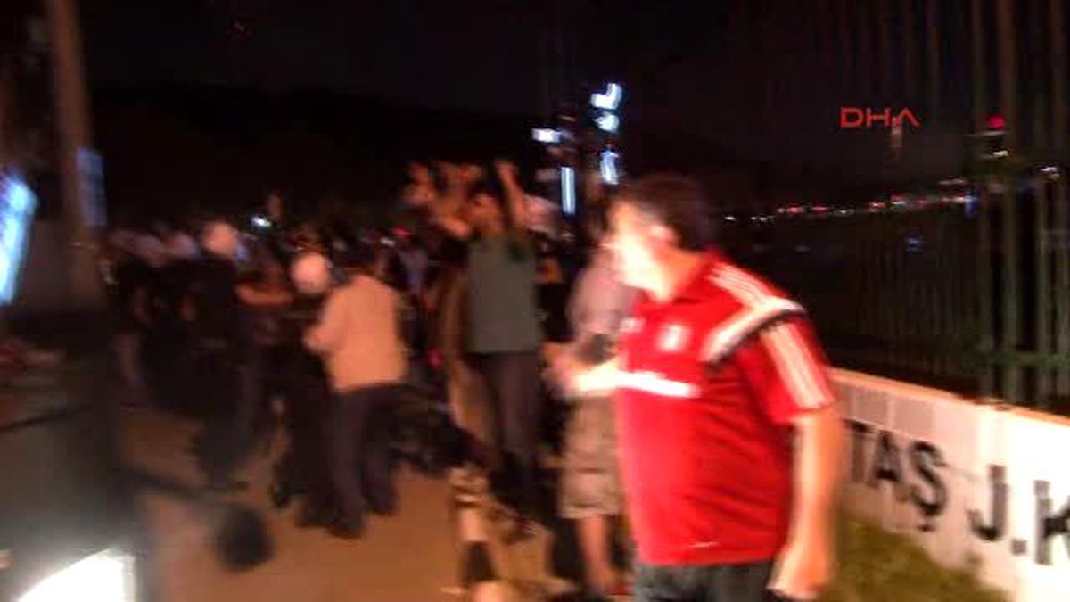 Beşiktaş\'a Ümraniye\'de Protesto