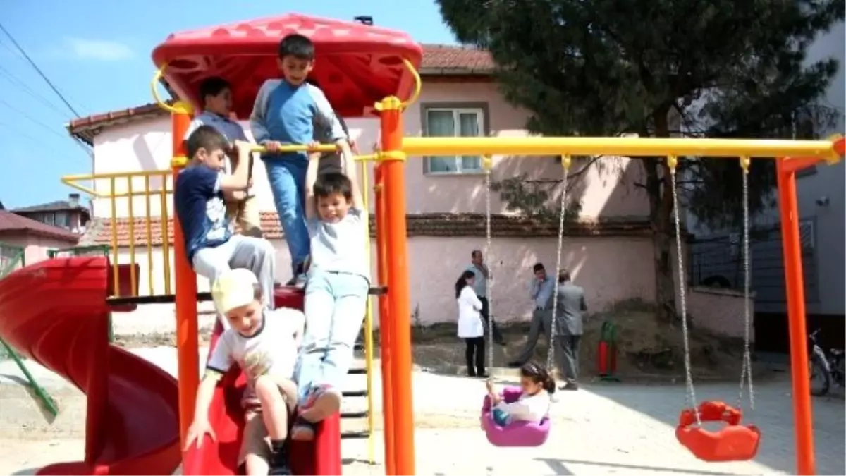 Boyalıca İlkokulu\'na Oyun Parkı