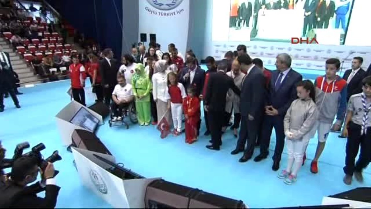 Davutoğlu, Gençlik ve Spor Bakanlığı\'nın Türkiye Genelindeki Toplu Açılış Törenine Katıldı 4